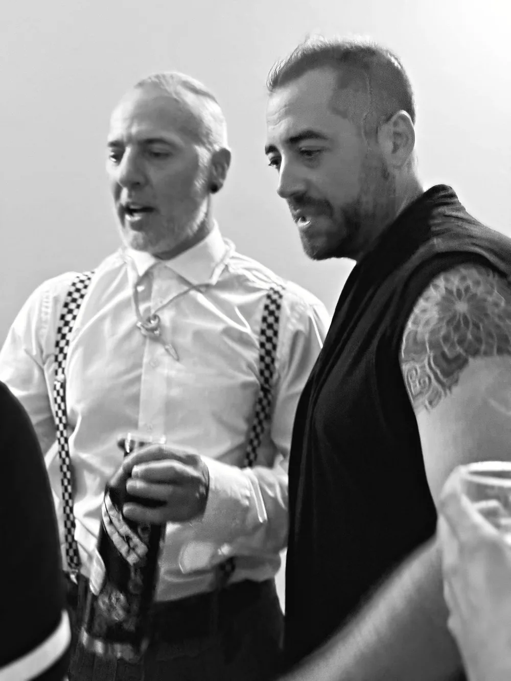 Sylvain Brochu backstage, black and white